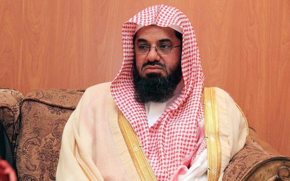 امام الحرم المكي الشريم يغرد عن الأقصى ويدعو للفلسطينيين بخطبة الجمعة (شاهد) امام الحرم المكي الشريم يغرد عن الأقصى ويدعو للفلسطينيين بخطبة الجمعة (شاهد)