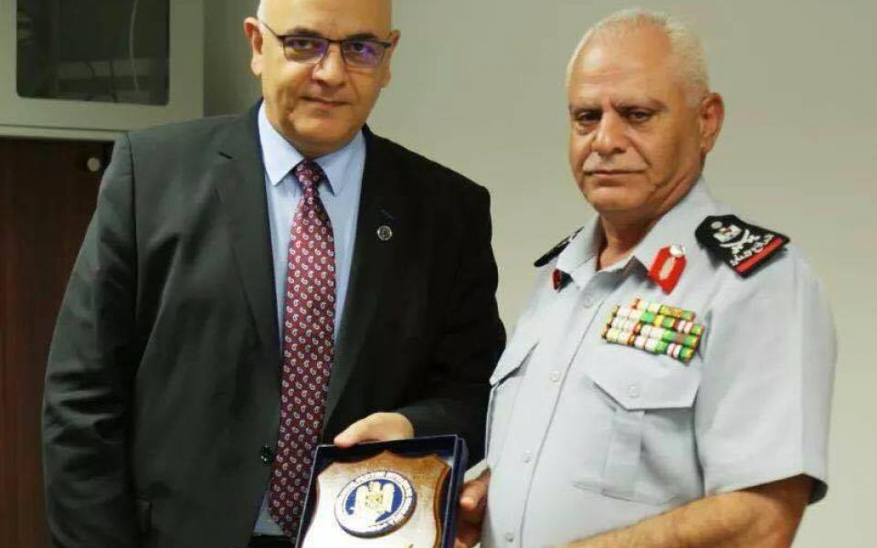 وكيل وزارة الداخلية الروماني  عرفات   يوافق على تدريب ودعم الدفاع المدني الفلسطيني 