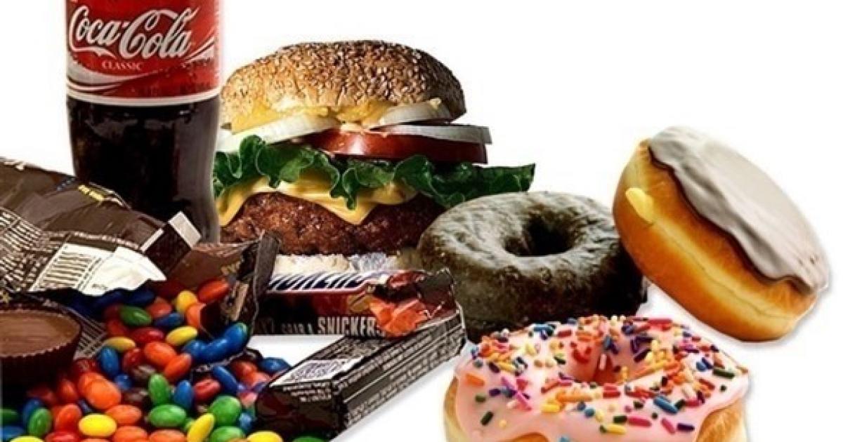 ابتعد عنها.. 4 أطعمة تدمر الجسم ببطء