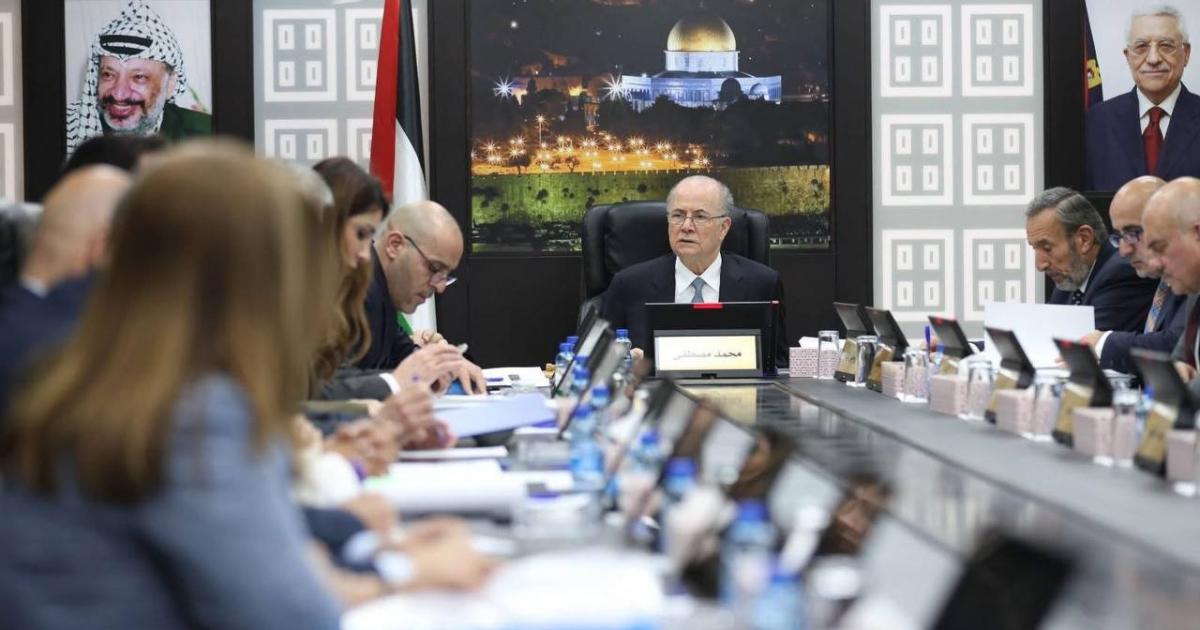 3 أيام وجاهية.. الحكومة تقر نظام دوام جديد للموظفين في ظل الأزمة المالية