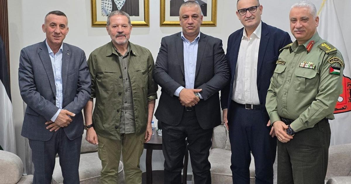 قائد جهاز الارتباط العسكري يستقبل ممثل الرئيس طارق عباس