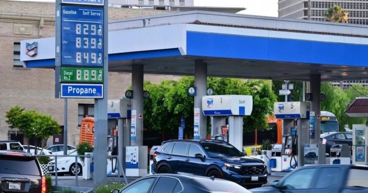 أسعار البنزين في أميركا تقفز إلى أعلى مستوى منذ أربع سنوات مع استمرار أزمة هرمز