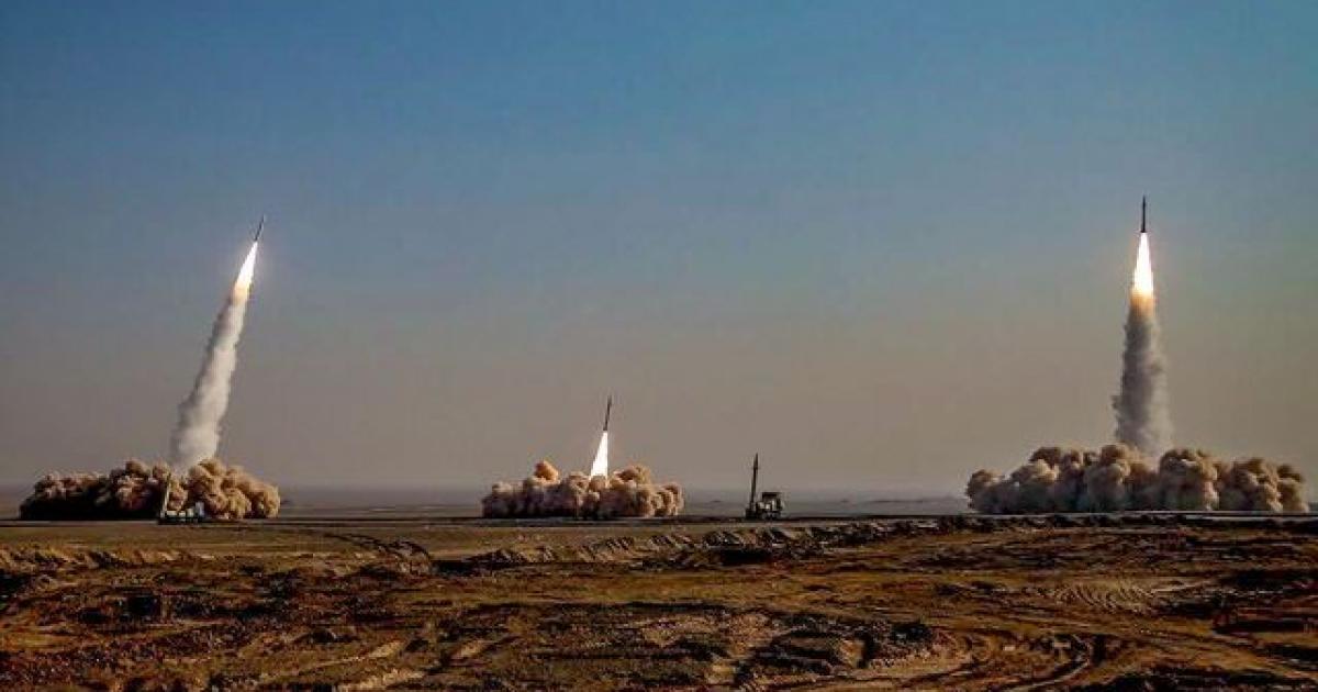 قائد البحرية الإيرانية يرفع سقف التهديدات: سيرى الأعداء سلاحا يخشونه