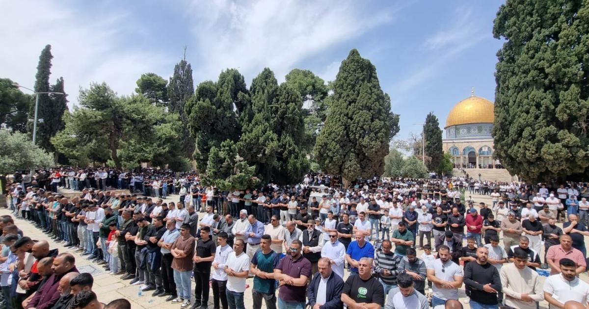70 ألف مصل يؤدون الجمعة في المسجد الأقصى