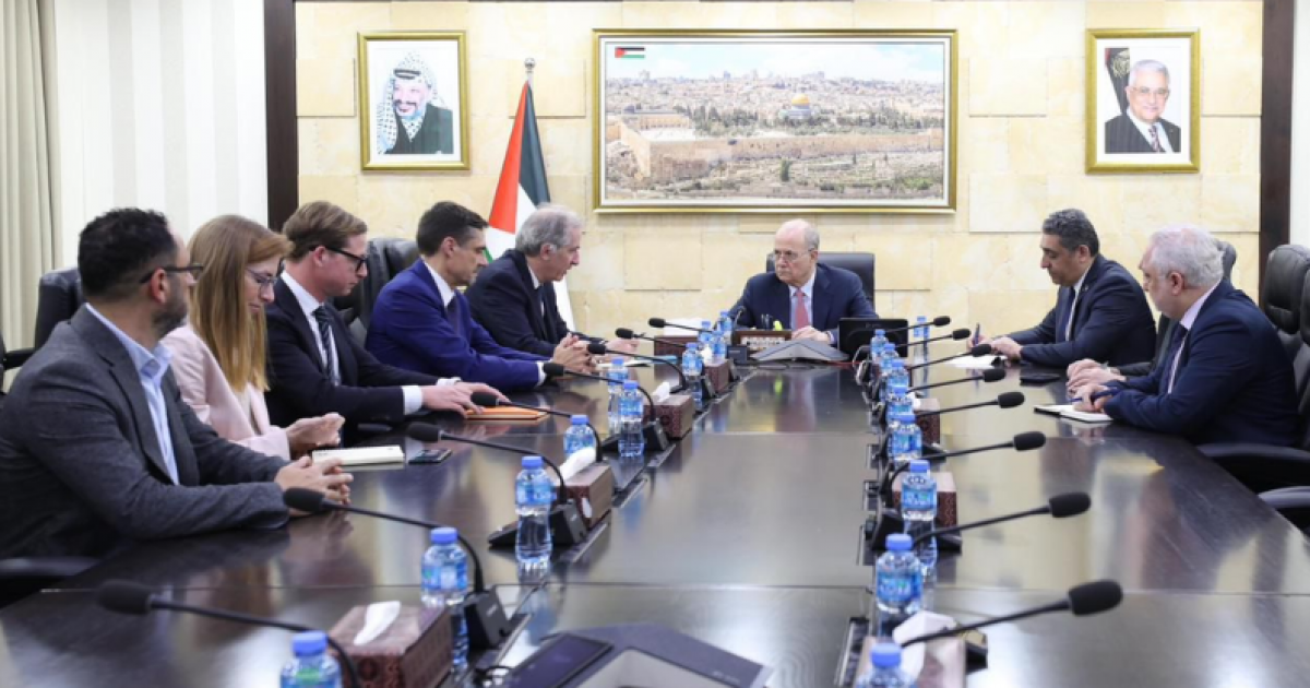 مصطفى يدعو الاتحاد الأوروبي لتعزيز الدعم السياسي والمالي