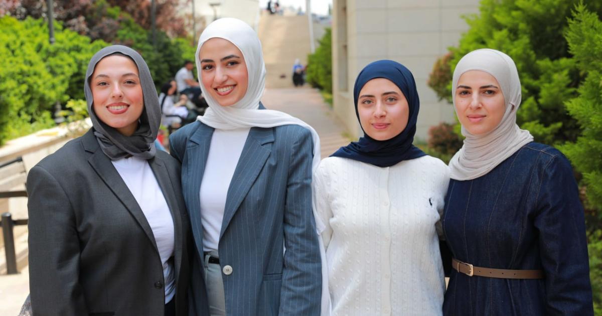 طالبات من الجامعة العربية الامريكية يحققن المركز الأول على مستوى عدة جامعات فلسطينية