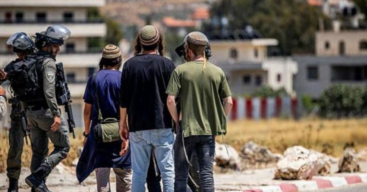 مستوطنون يحاصرون منزلاً جنوب نابلس وسط استغاثات من السكان