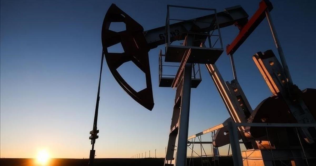 أسعار النفط تهبط 3% ... برميل النفط 111 دولار