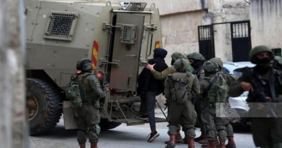 الاحتلال يشن حملة اعتقالات باقتحامات واسعة في الضفة والقدس