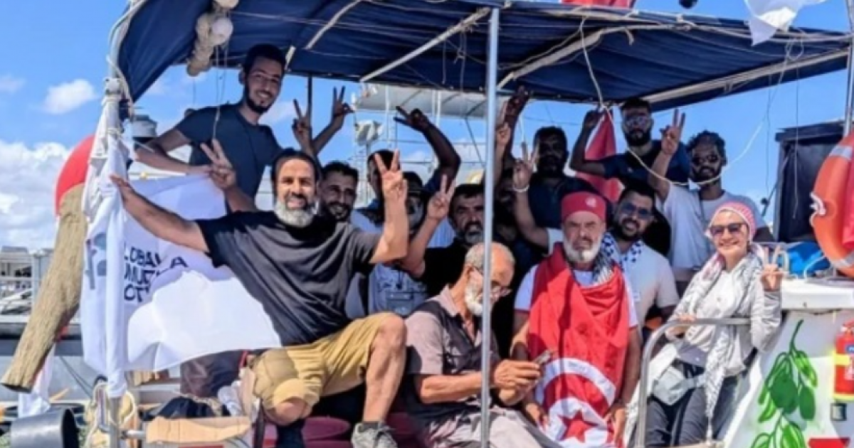 "اسرائيل" ترحل نشطاء اسطول الصمود البحري