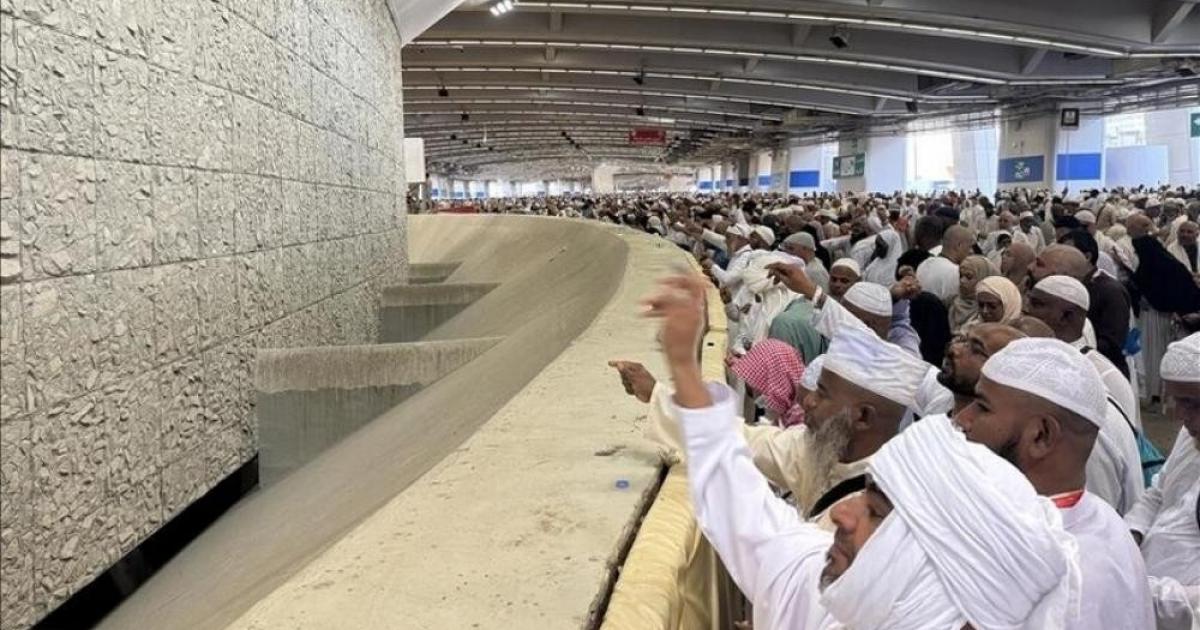 الحجاج يباشرون رمي الجمرات وذبح الأضاحي في أول أيام عيد الأضحى