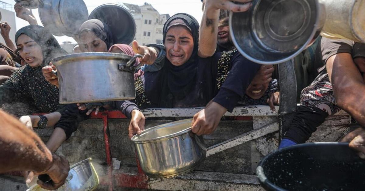 الحكومة تحذر من عودة المجاعة وتفاقم الكارثة الإنسانية في قطاع غزة