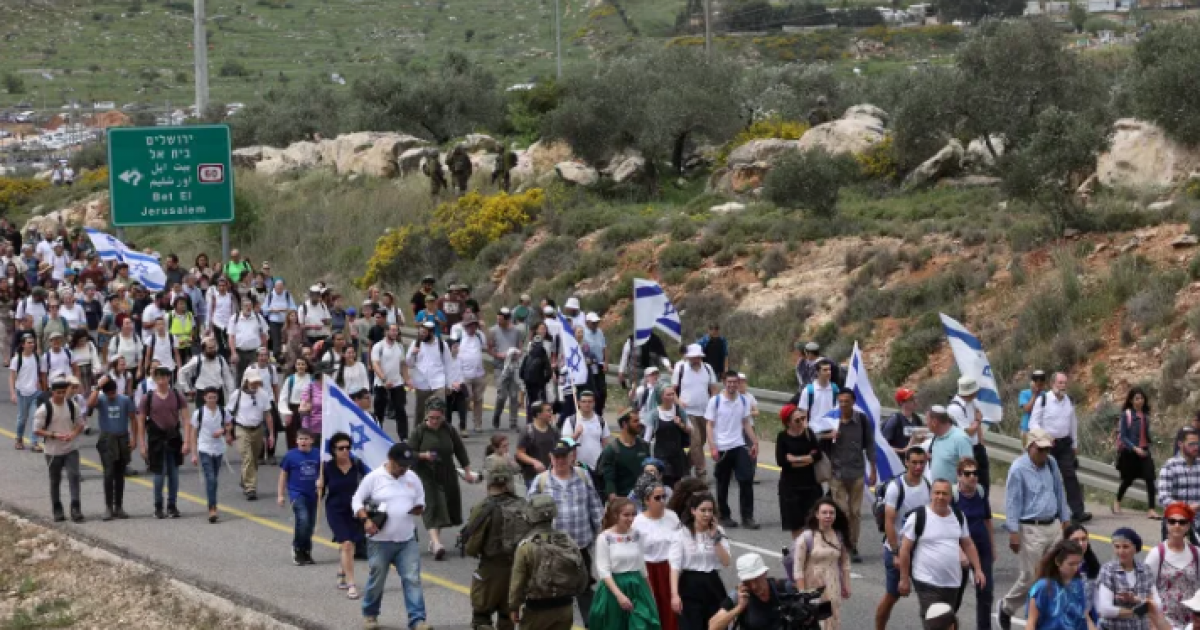 عضو بالكنيست يدعو لطرد الفلسطينيين وتوسيع الاستيطان في الضفة الغربية