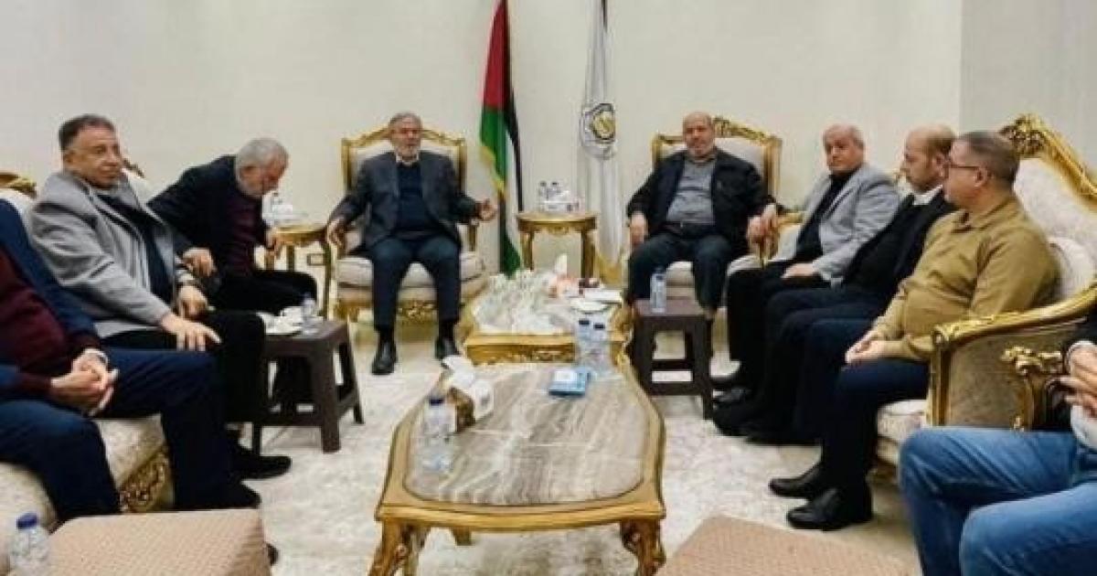 بحثاً عن صيغة توافقية.. اجتماعات مكوكية في مصر بين الفصائل والوسطاء اليوم