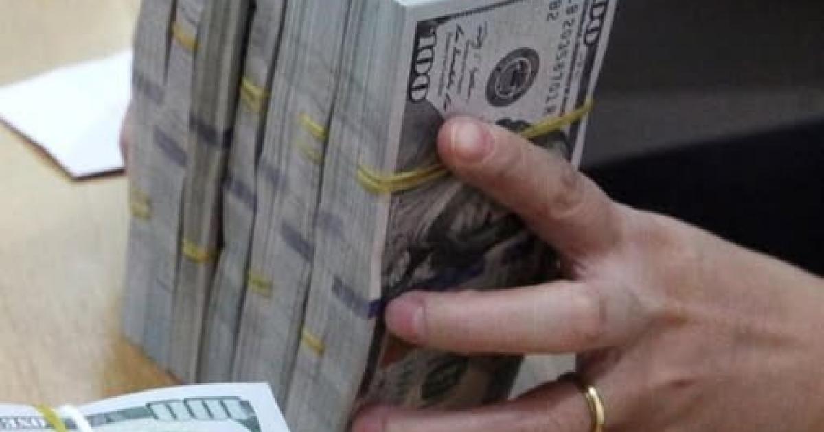 الدولار يواصل الارتفاع : يقفز الى ثلاثة شواقل