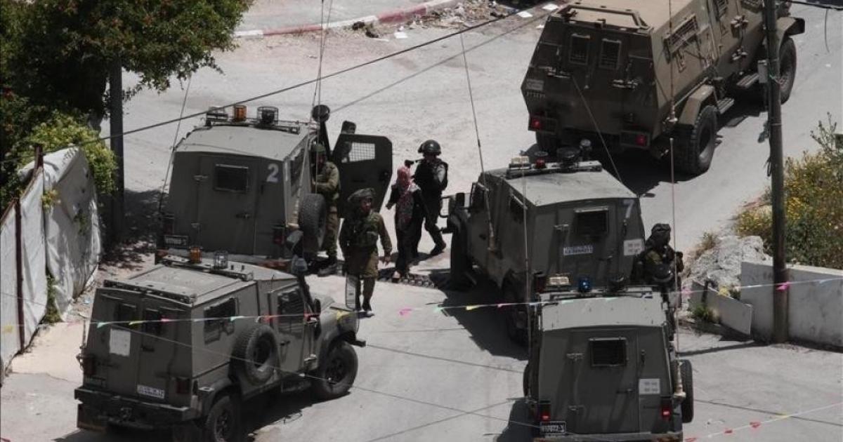 بينهم طفلين شقيقين.. معتقلون في حملة مداهمات للاحتلال بالضفة والقدس