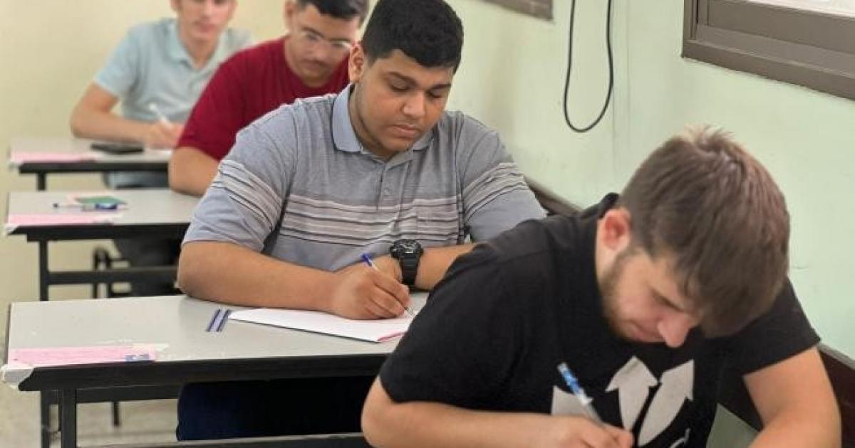 التربية: امتحان الدين للتوجيهي إلكتروني هذا العام وستوفر بدائل للطلبة الذين لا يمتلكون هواتف