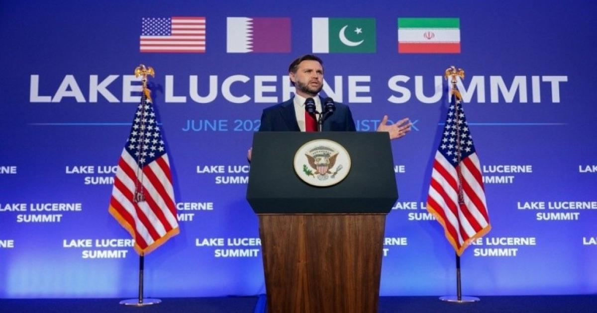 فانس: وضعنا آلية لإبقاء مضيق هرمز مفتوحا
