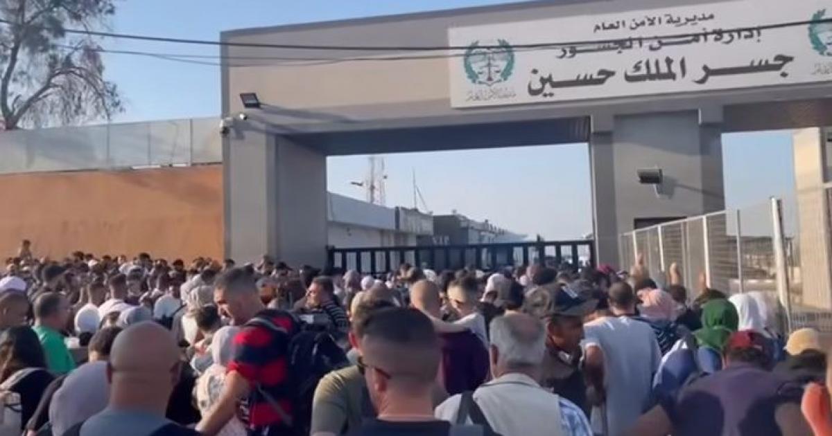 تحرك أردني عاجل بعد شكاوى المسافرين.. وزير الداخلية إلى جسر الملك حسين اليوم