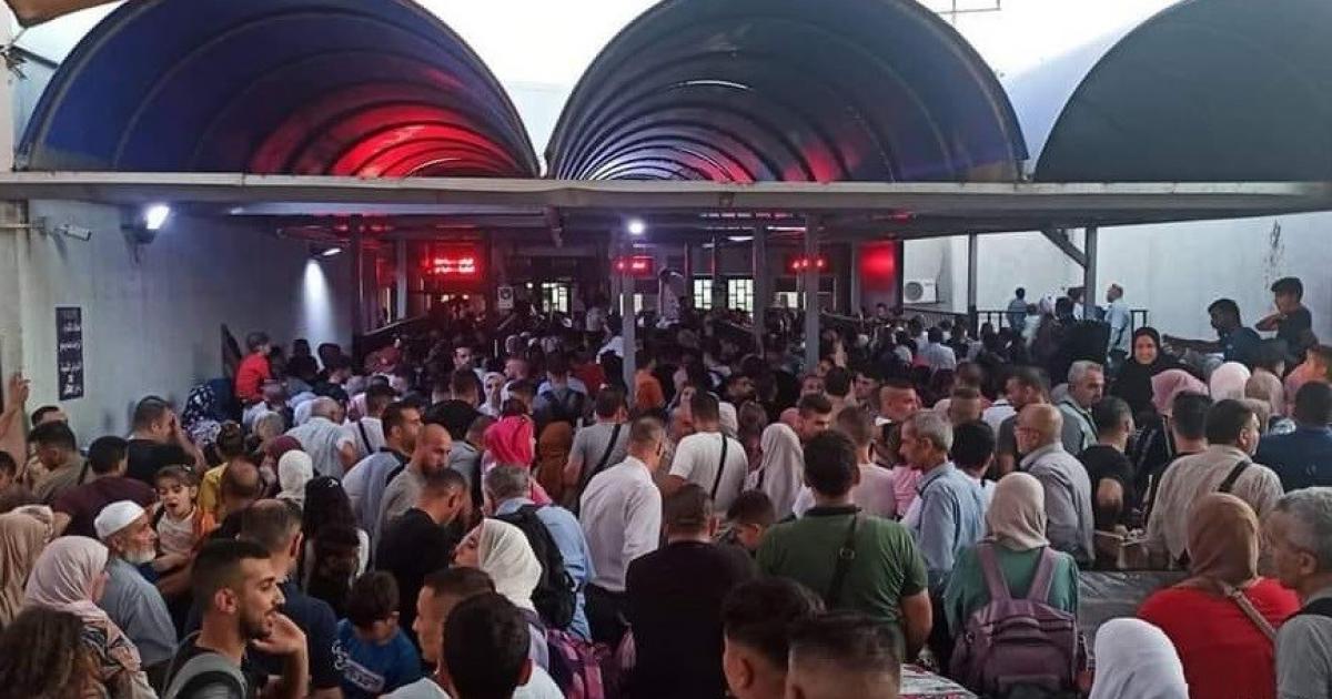 عذاب الجسر: أقرب حجز بعد 25 يوماً.. و"رشاوى" تُفرض بقوة الأمر الواقع