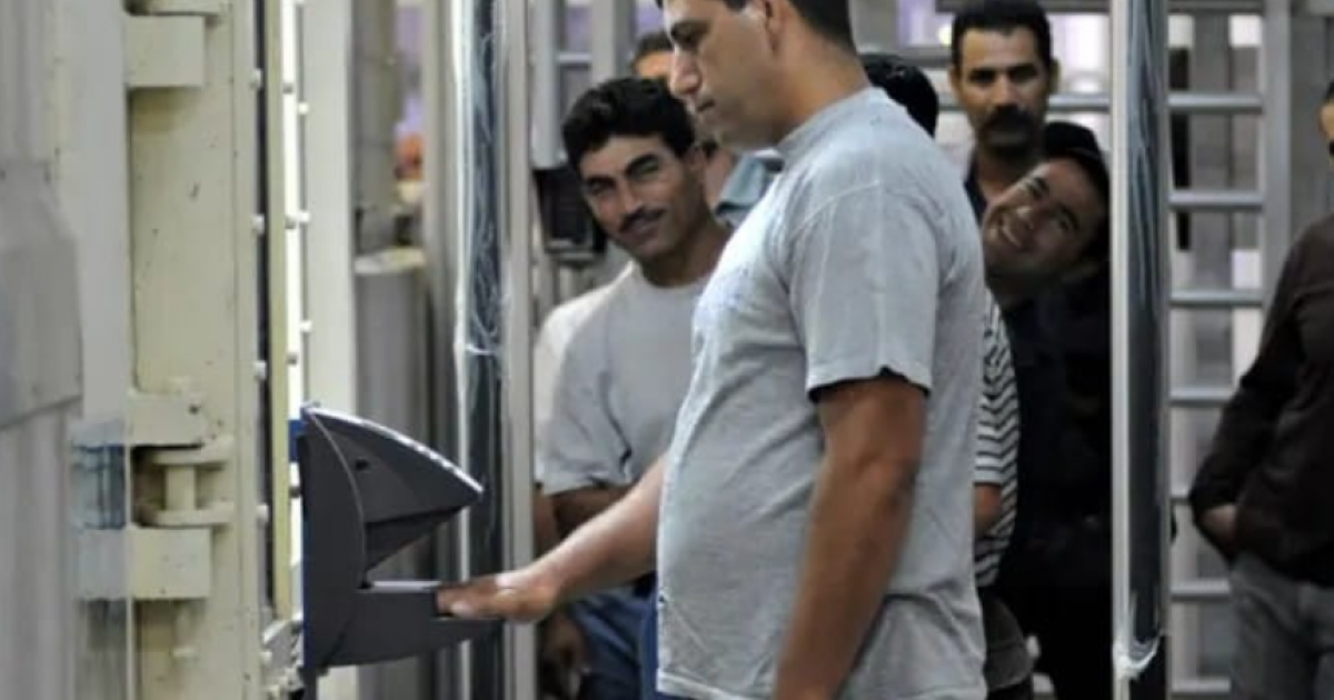الجيش الإسرائيلي: أكثر من 200 غزي في الضفة الغربية سلموا أنفسهم للعودة إلى القطاع