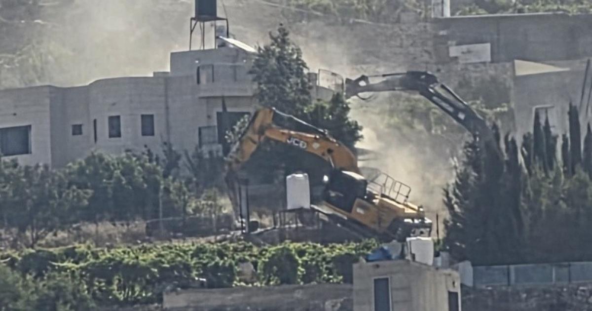 الاحتلال يهدم منازل في بلدتي نحالين وزعترة