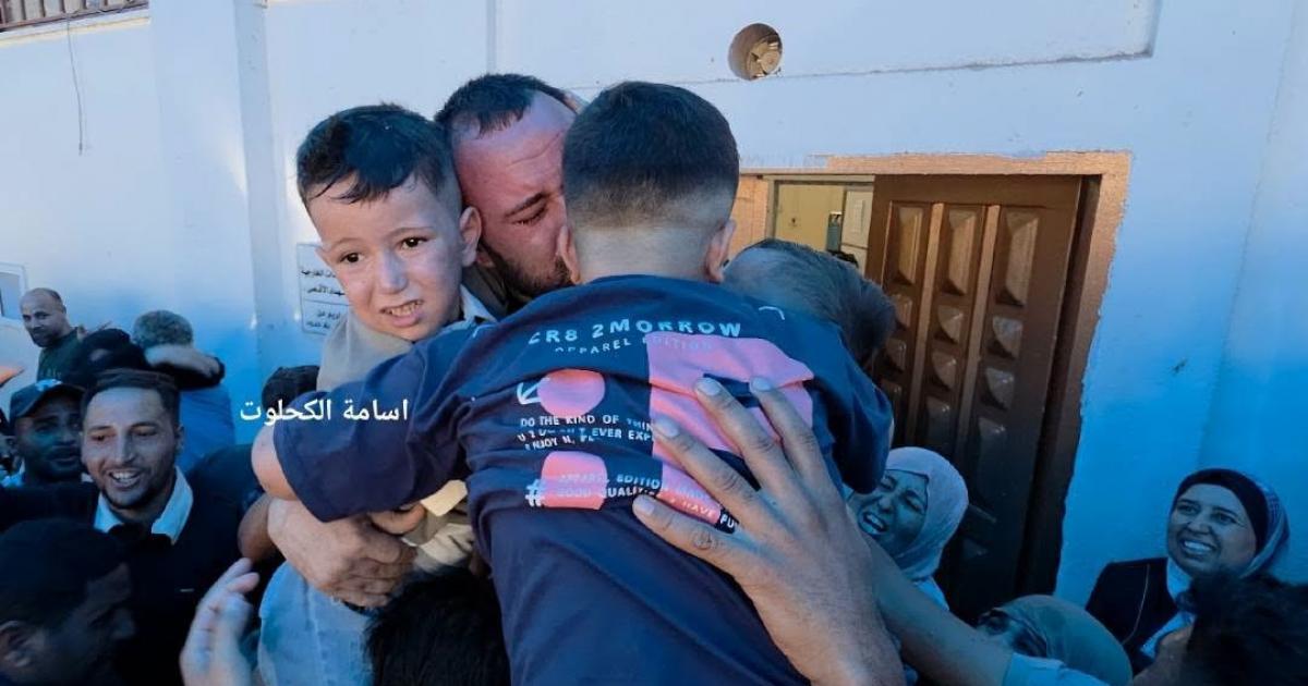 الاحتلال يفرج عن 9 من معتقلي قطاع غزة من سجن عوفر