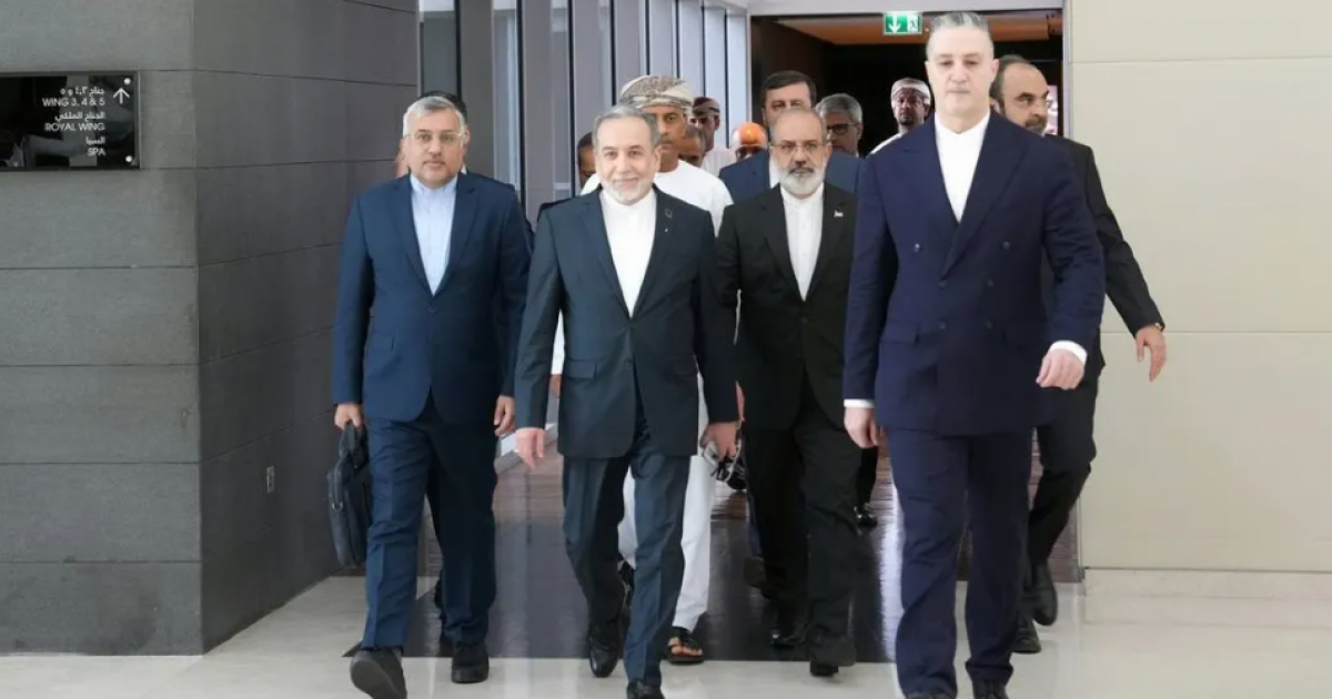 وسط حراك دبلوماسي.. واشنطن وطهران تؤجلان جولة التفاوض