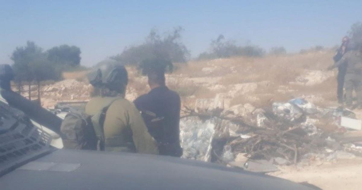 مستوطنون يهاجمون مساكن المواطنين في يطا