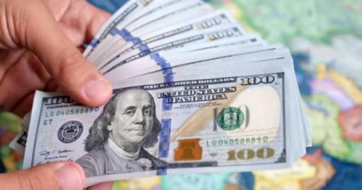 الدولار قرب ذروة أسبوع وسط إشارات متضاربة من الشرق الأوسط