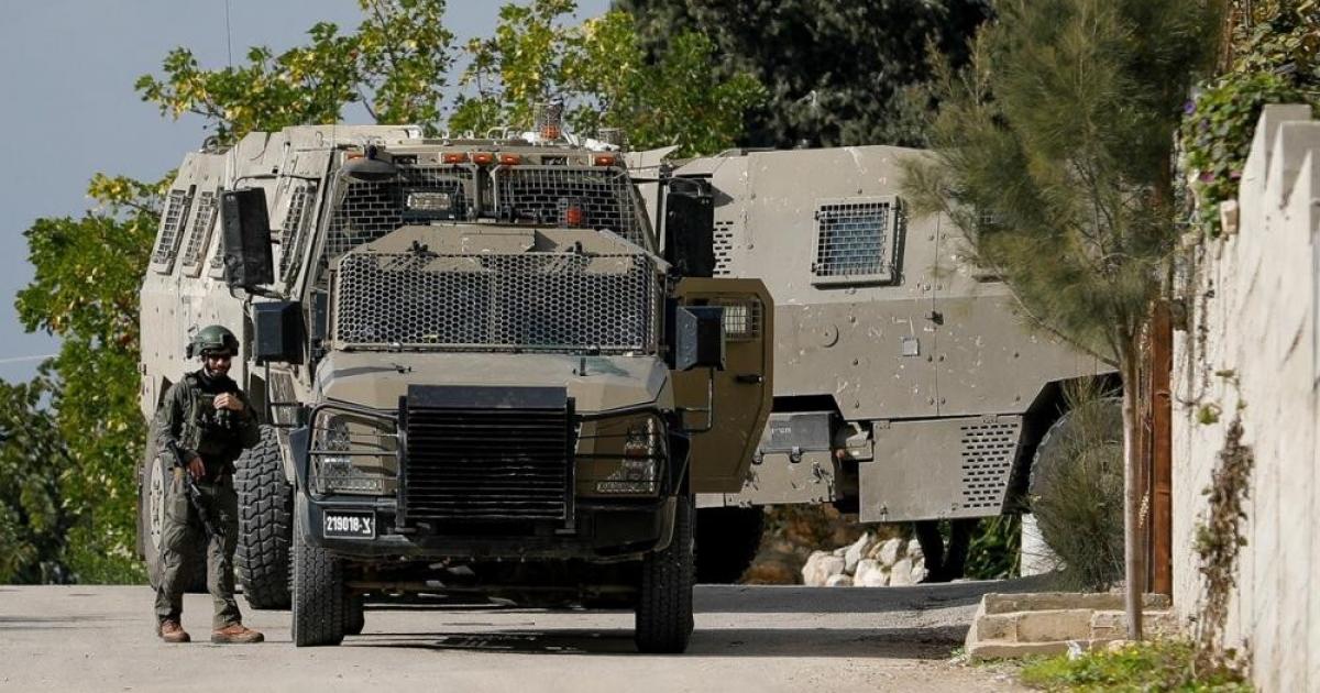 اعتقالات خلال اقتحام ومداهمة الاحتلال عدة مناطق بالضفة والقدس