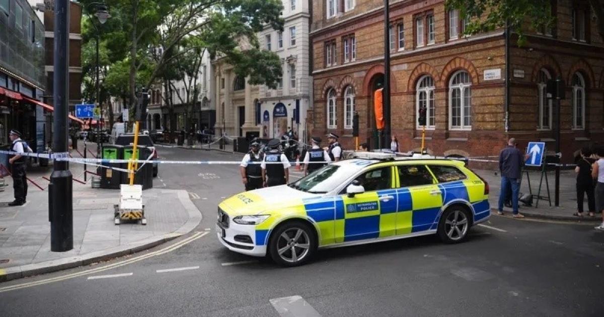 إصابة 4 رجال في حادث طعن وسط لندن.. واعتقال امرأة مشتبه بها