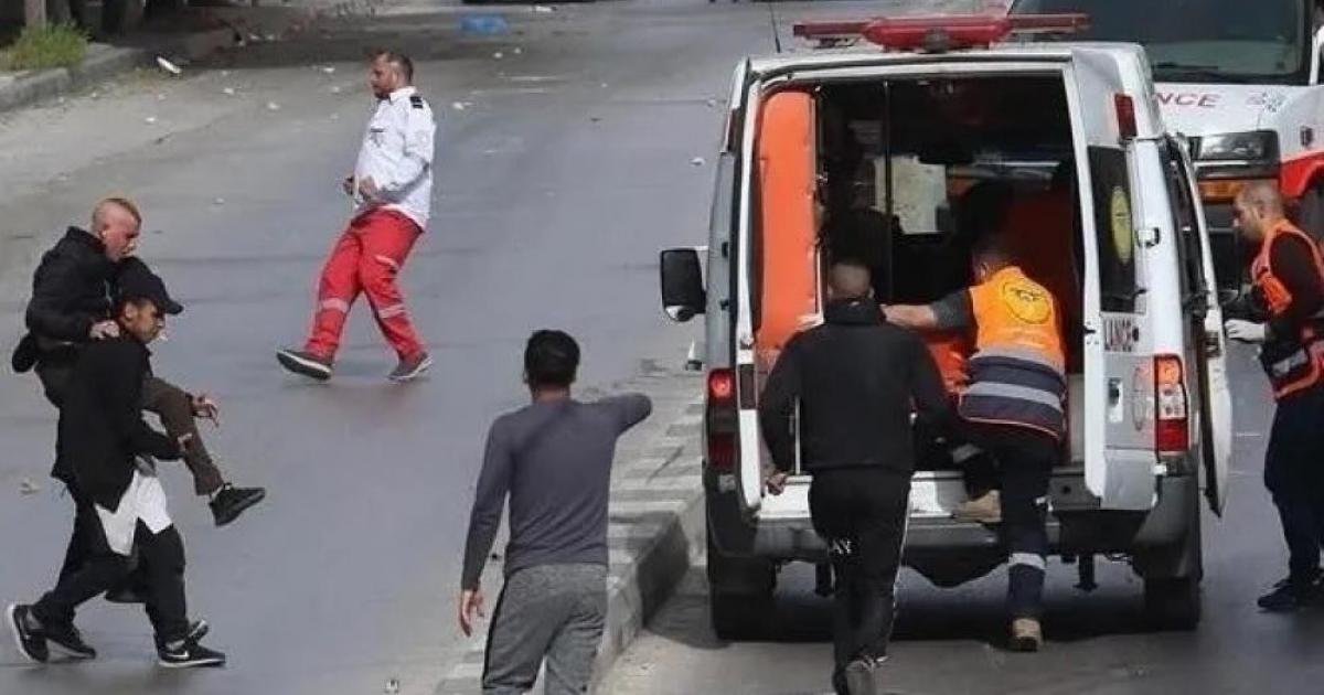 المستوطنون يصعدون هجماتهم.. إصابات ورش لغاز الفلفل باعتداءات على عائلات ومزارعين