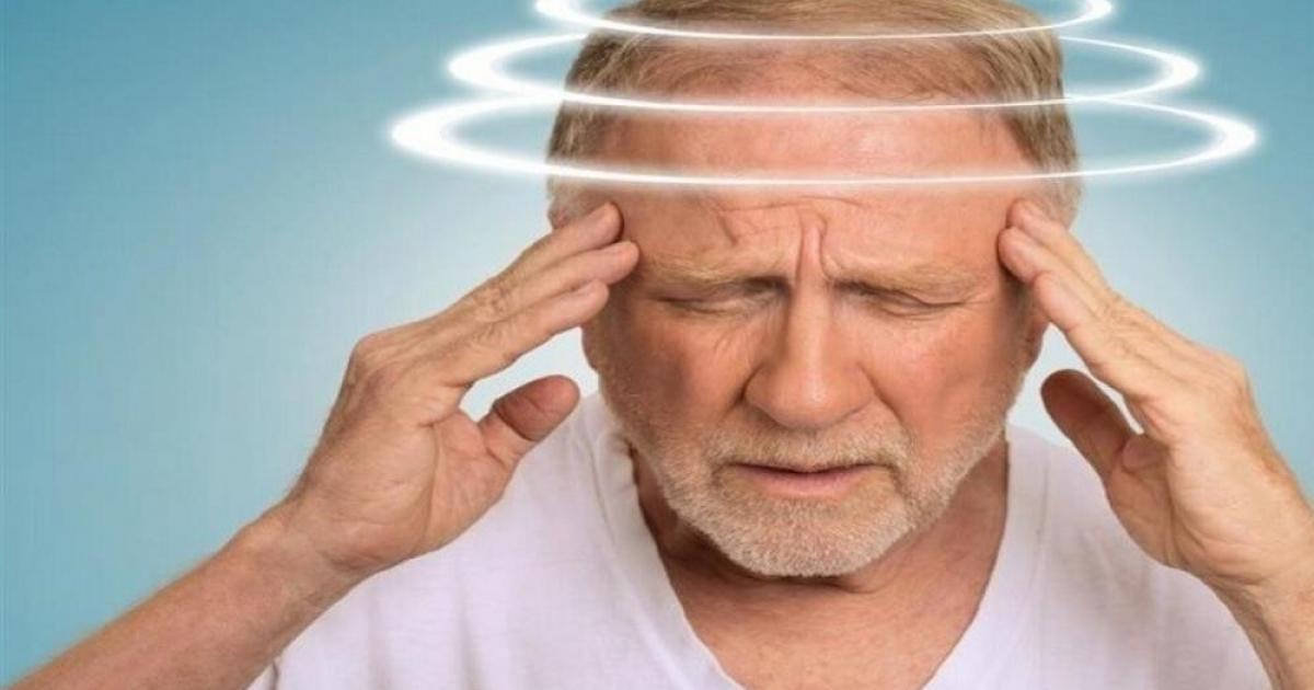 لماذا نشعر بالدوار عند النهوض؟