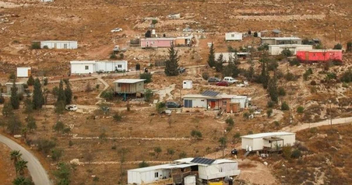 6 بؤر وشارع استيطاني تحاصر بلدة برقا شرق رام الله