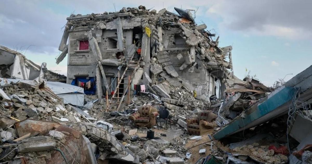 وفاة مواطن جراء انهيار جدار متضرر من قصف في خان يونس