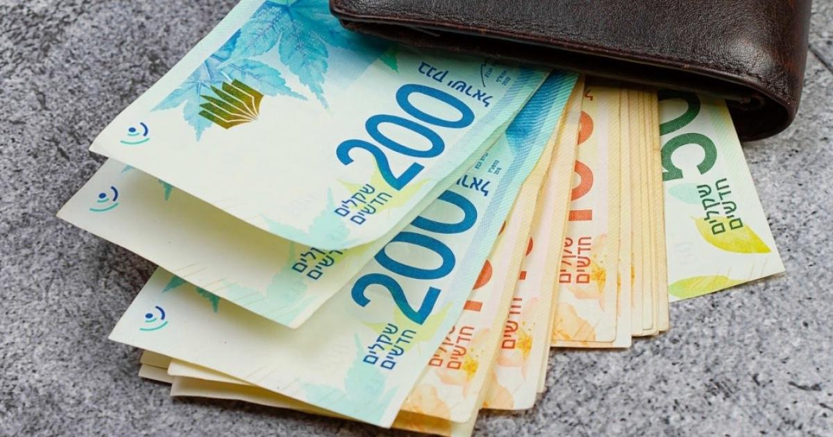 أسعار صرف العملات مقابل الشيكل الأربعاء