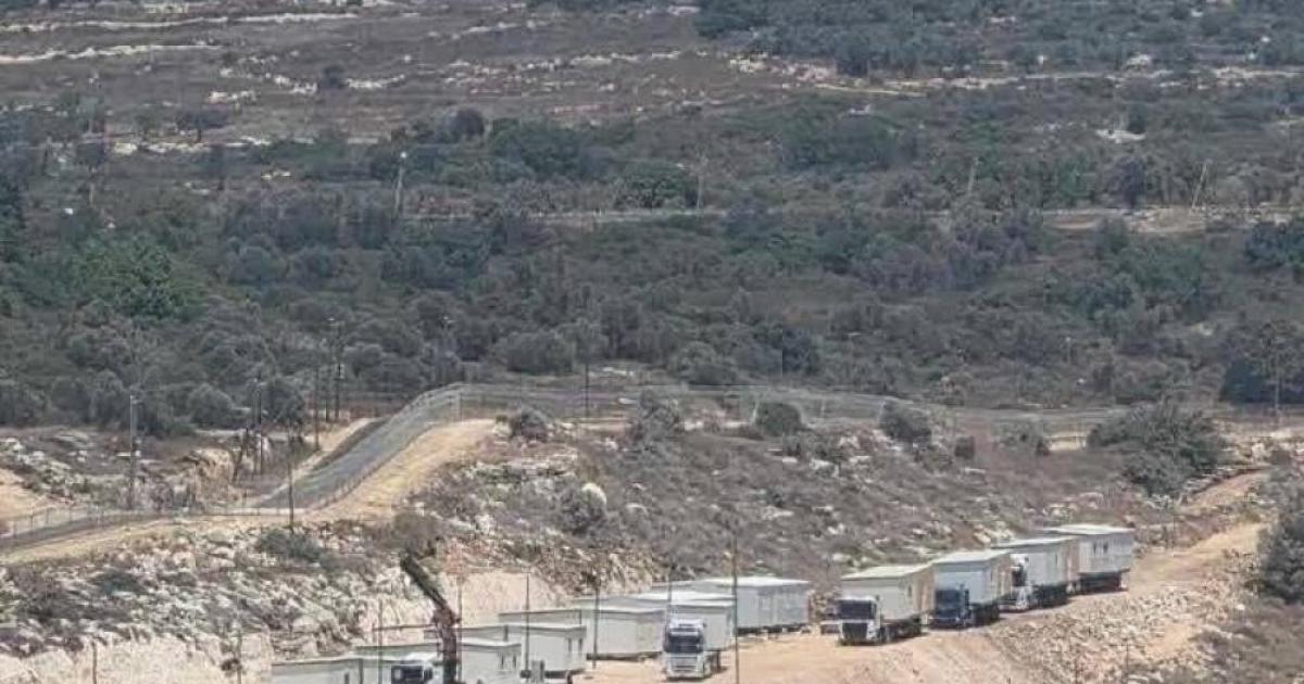 مستوطنون ينصبون "كرافانات" لإقامة بؤرة استيطانية شمال طولكرم