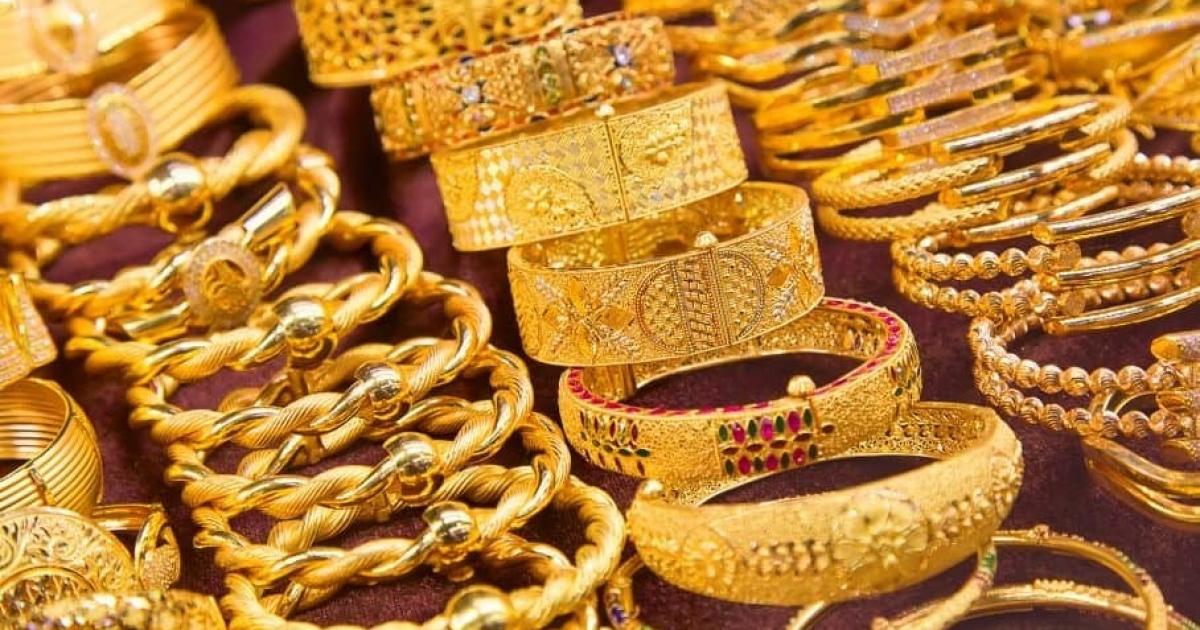 الذهب يرتفع وسط ترقب لتصريحات رئيس المركزي الأمريكي