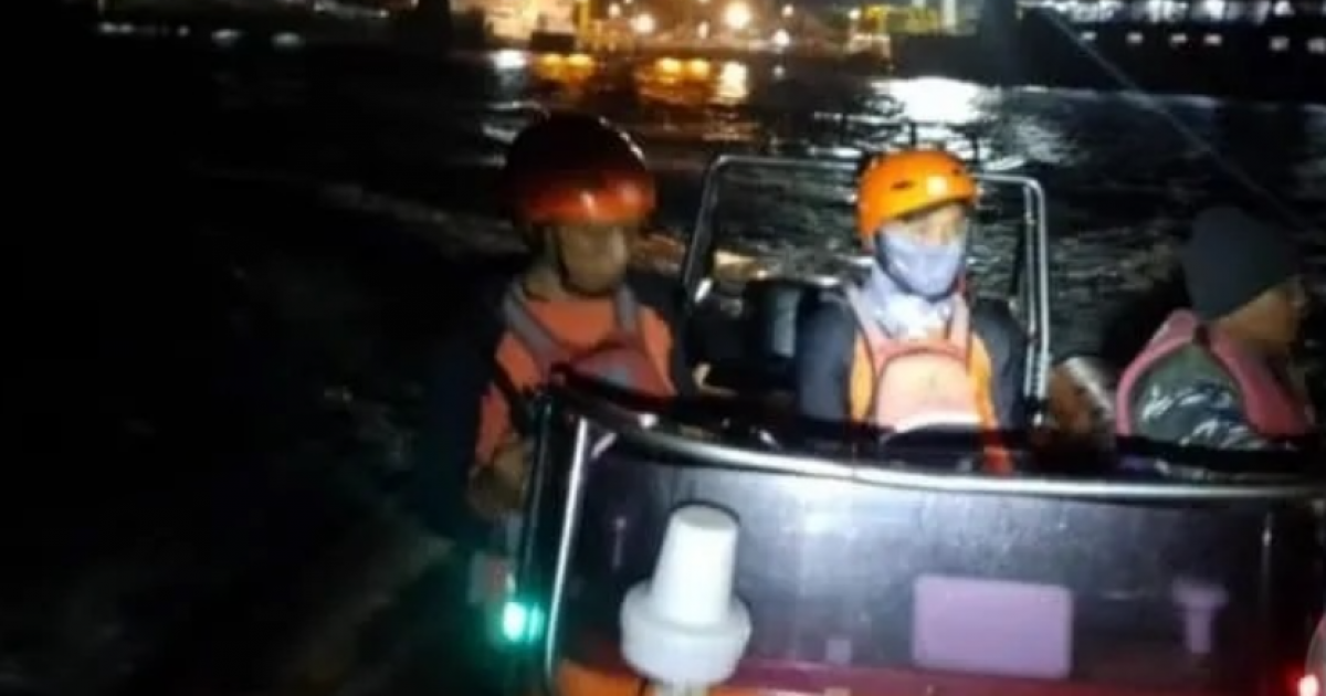 فقدان الاتصال بعبارة تقل 243 راكبا قبالة سواحل إندونيسيا