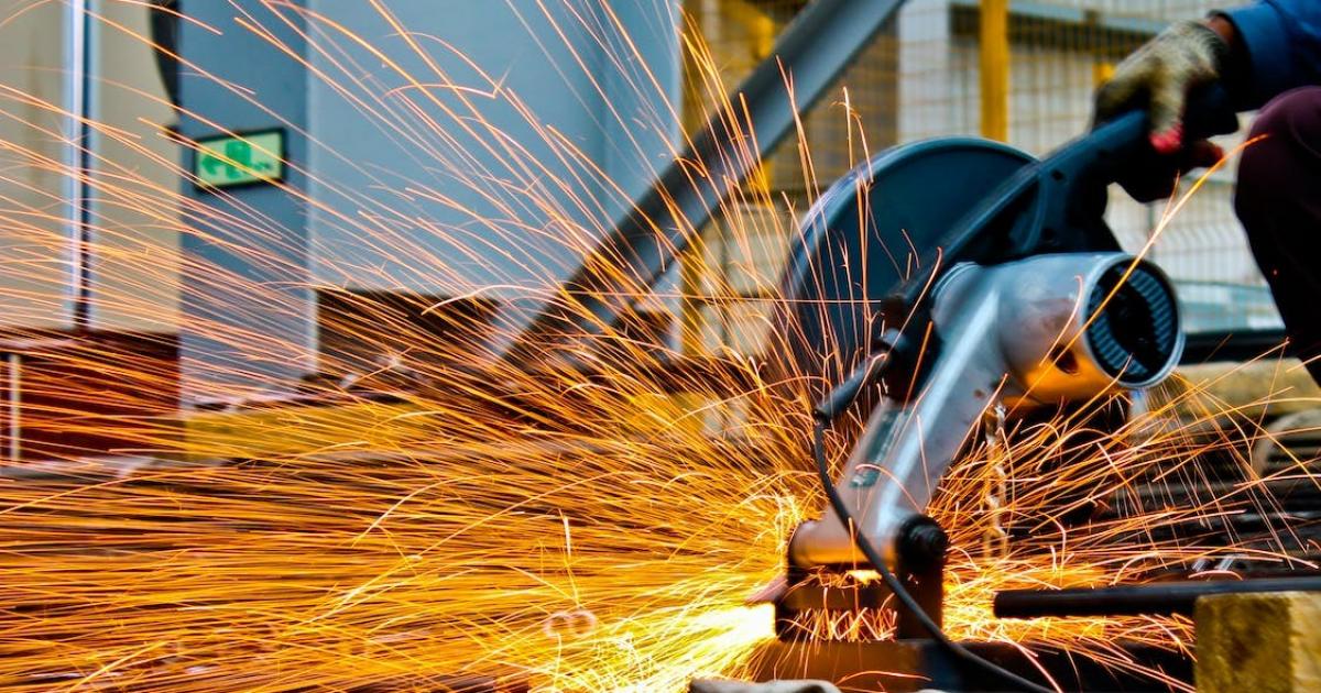 الصناعة في فلسطين.. حضور محدود أمام اقتصاد تقوده الخدمات