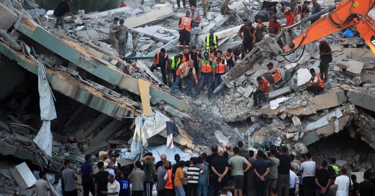 الحكومة الفلسطينية تطالب بالسماح بدخول طواقم الإنقاذ إلى غزة