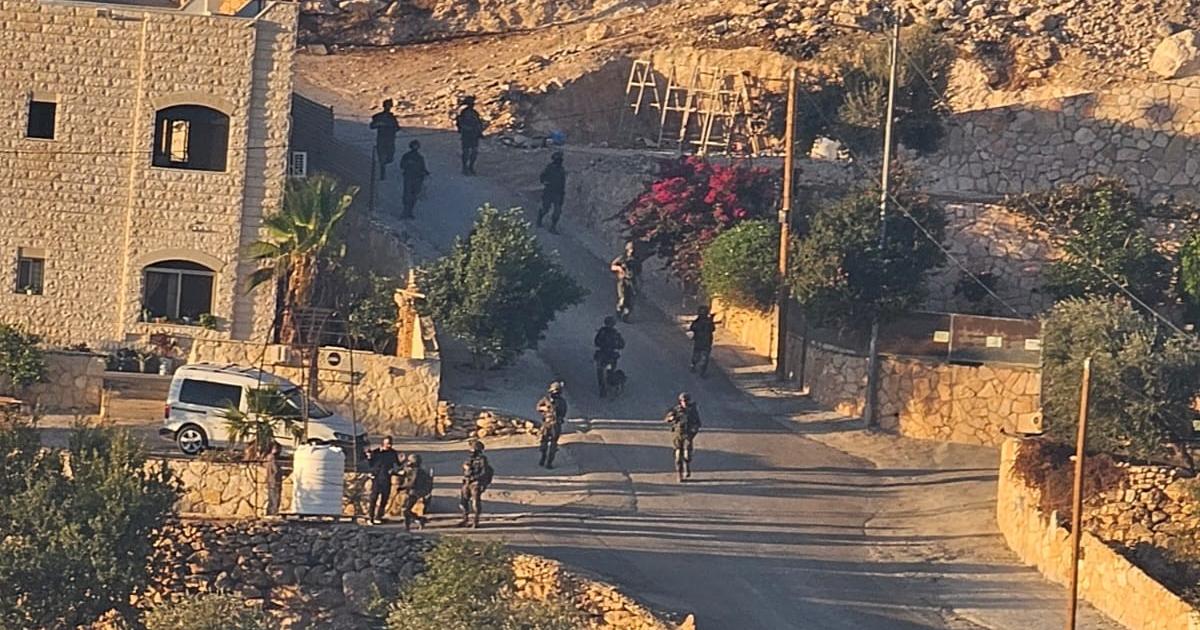 الاحتلال يواصل اقتحام المغير: 28 معتقلا وسط اعتداءات واغلاق مدخلها الوحيد