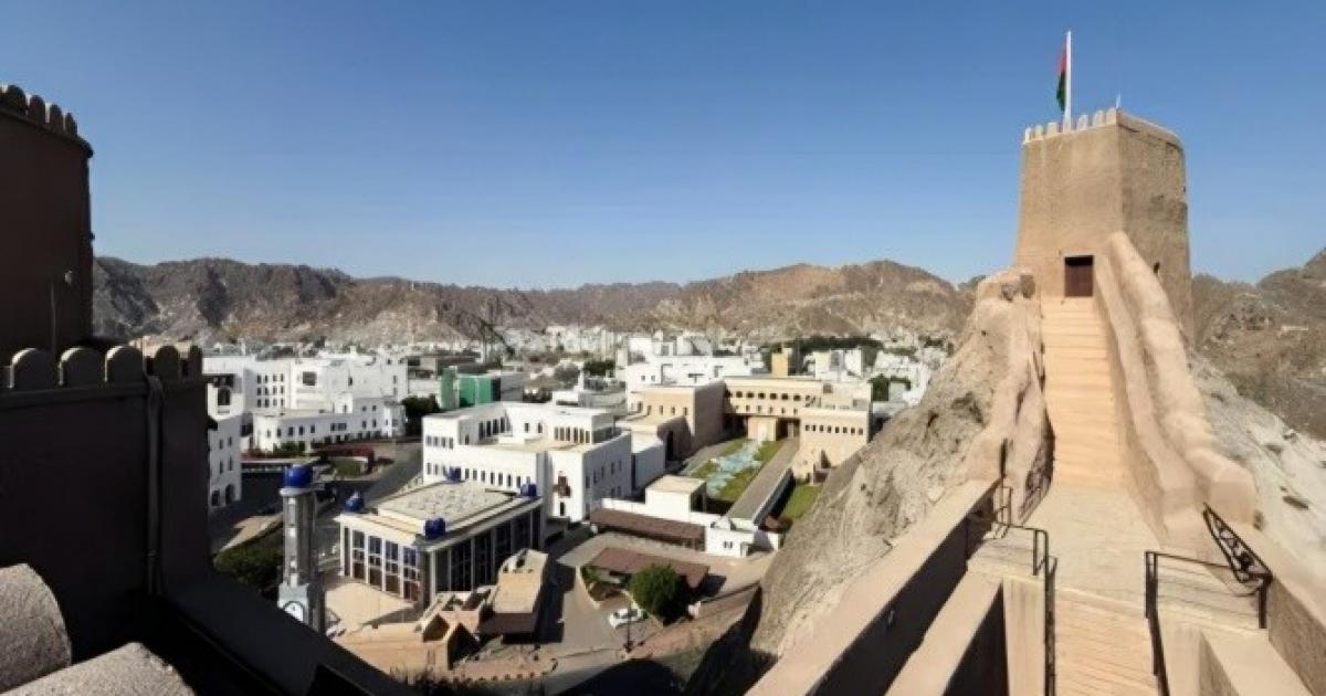 الكشف عن لقاء مسؤولين أمريكيين بممثلين عن الحوثيين في عُمان