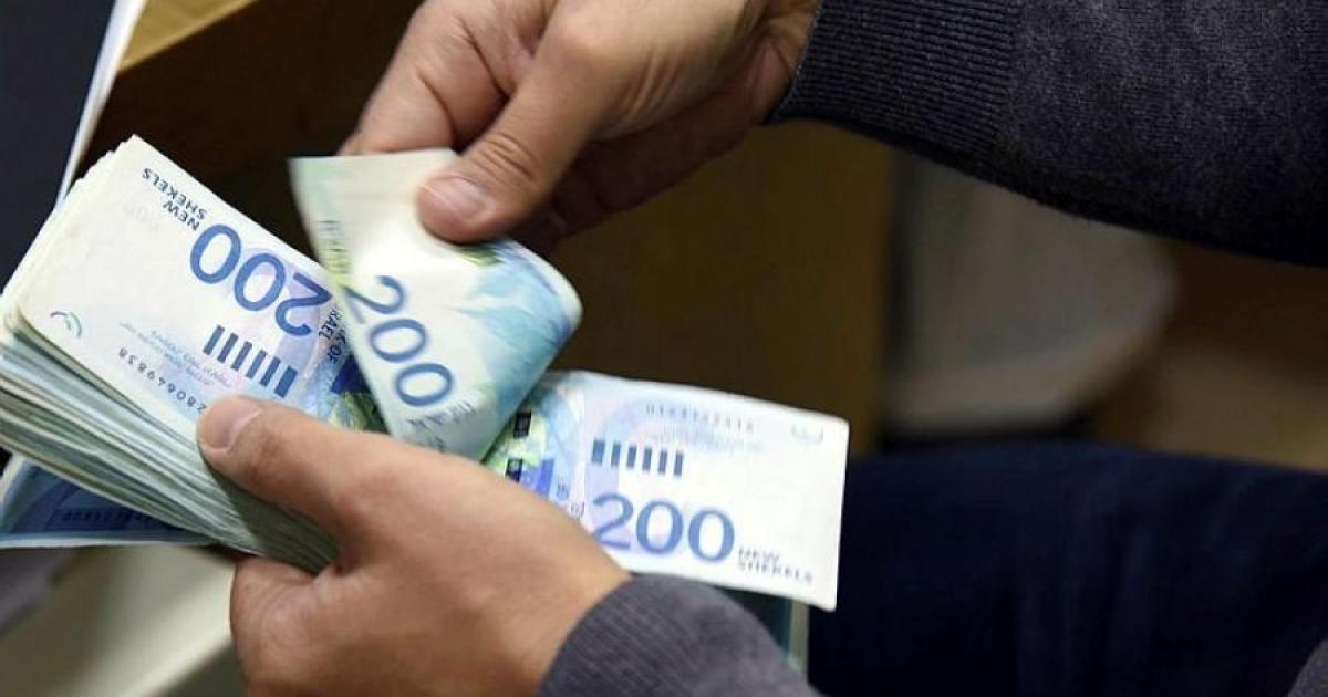 وزارة المالية تصرف رواتب الموظفين اليوم