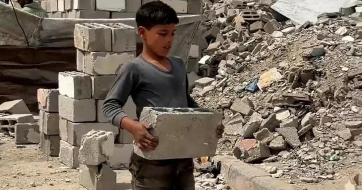 صحيفة بريطانية: العمل 12 ساعة يوميًا بغزة لا يكفي لتغطية تكاليف المعيشة