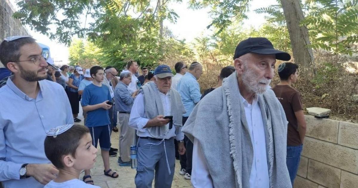 "اقتحامات وصلوات وانبطاح جماعي".. هكذا استباح المستوطنون الأقصى بـ"يوم الغفران"