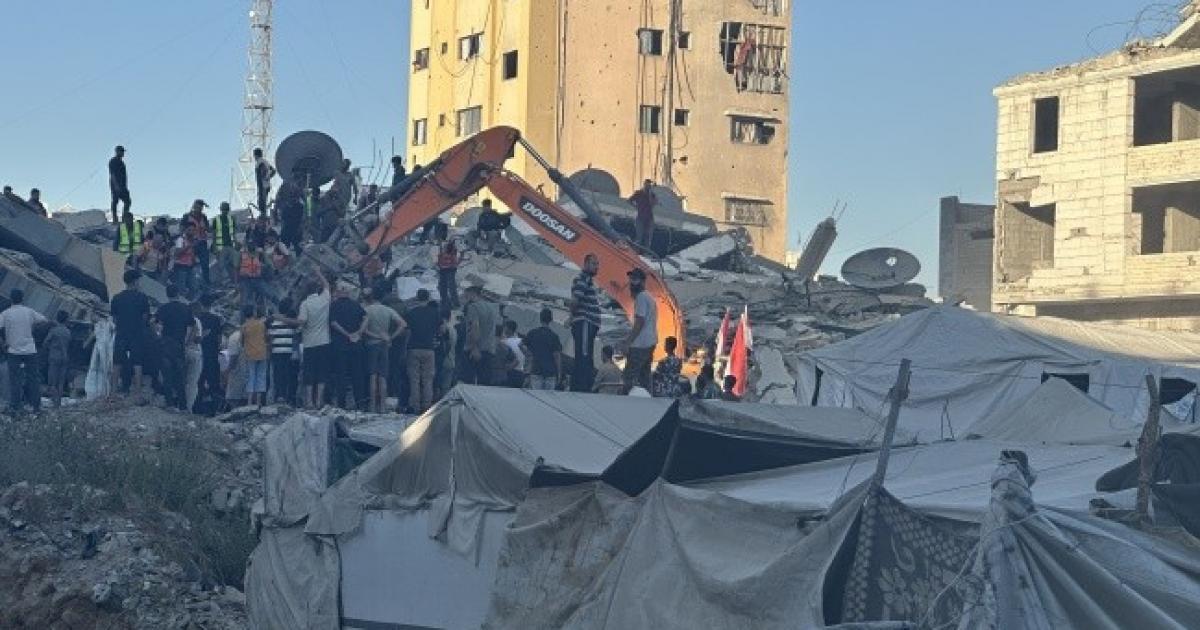 20 شهيدا ومخاوف على حياة نحو 60 مفقود اثر انهيار بناية السعادة بغزة