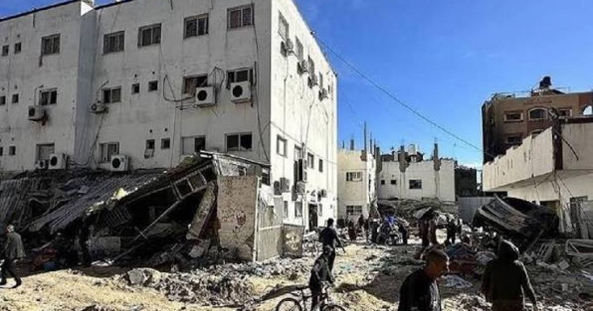 إخلاء مستشفى كمال عدوان بعد تعرضه لإطلاق نار كثيف من دبابات الاحتلال
