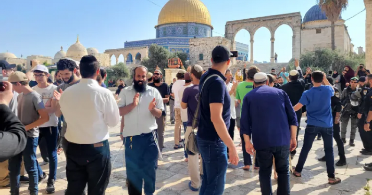 تزامنا مع الأعياد اليهودية.. مئات المستوطنين يقتحمون المسجد الأقصى